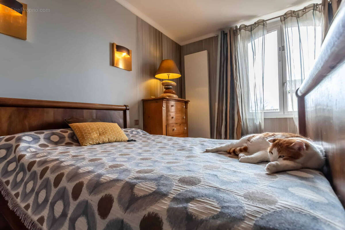 Maison à SAINT-NICOLAS-DE-LA-GRAVE