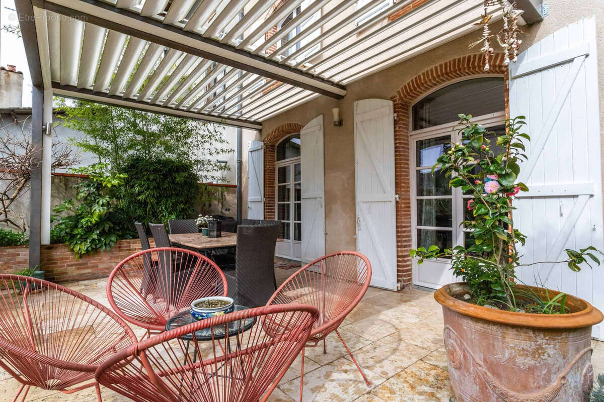 Maison à SAINT-NICOLAS-DE-LA-GRAVE