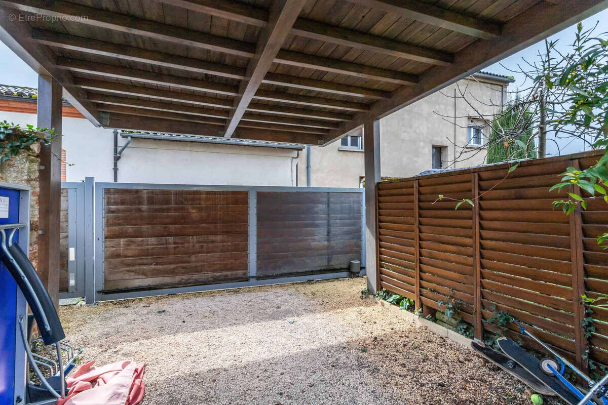 Maison à SAINT-NICOLAS-DE-LA-GRAVE