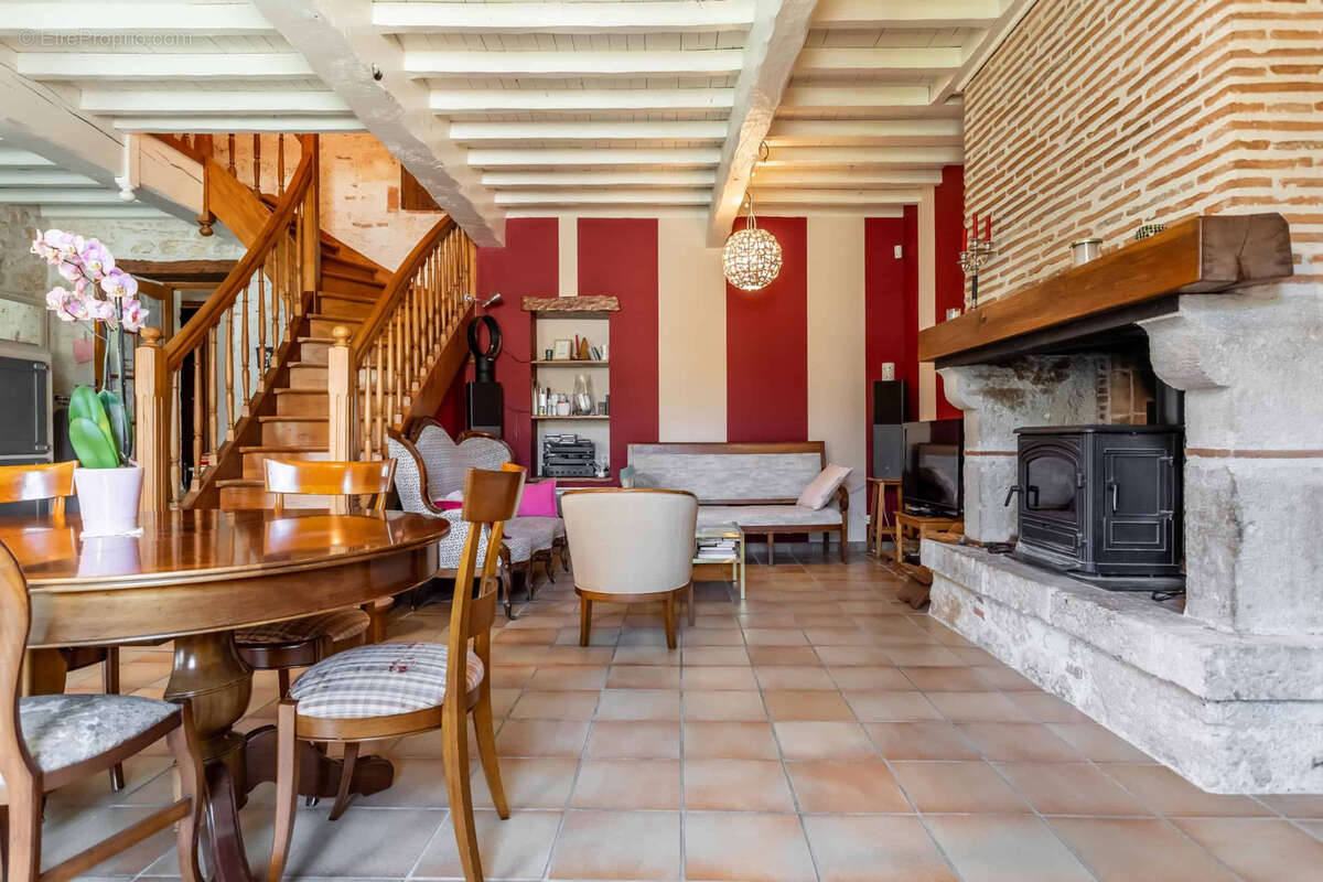 Maison à LAROQUE-TIMBAUT