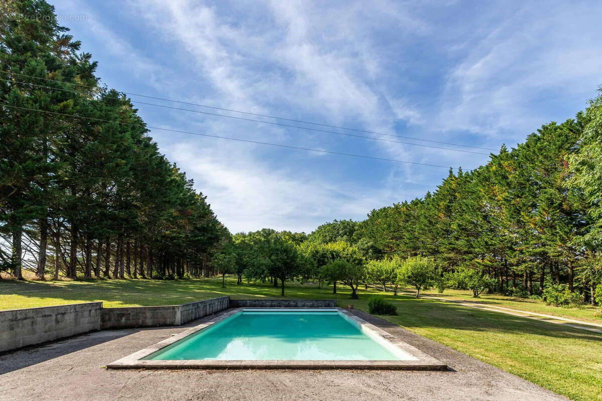 Maison à LAROQUE-TIMBAUT