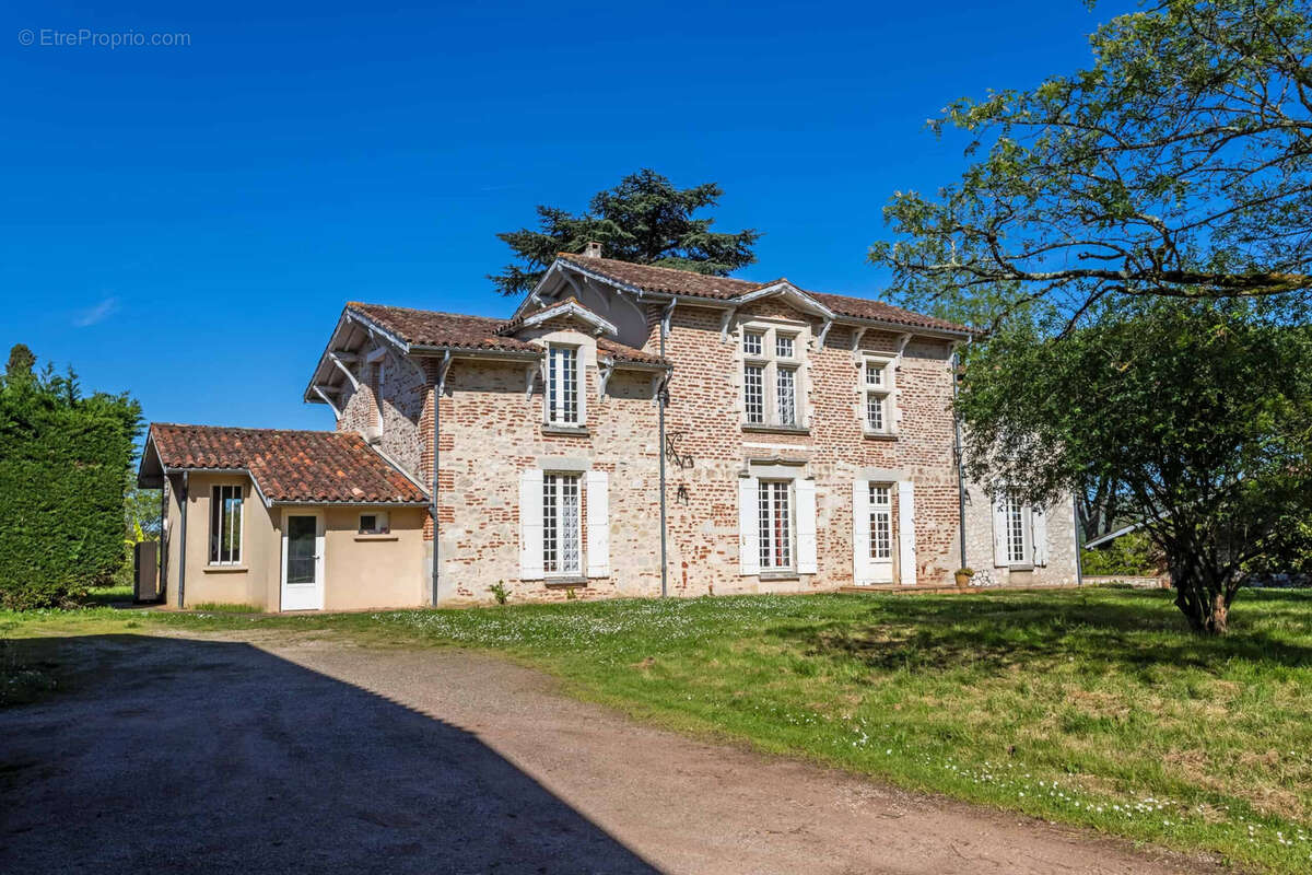 Maison à SAINT-SYLVESTRE-SUR-LOT