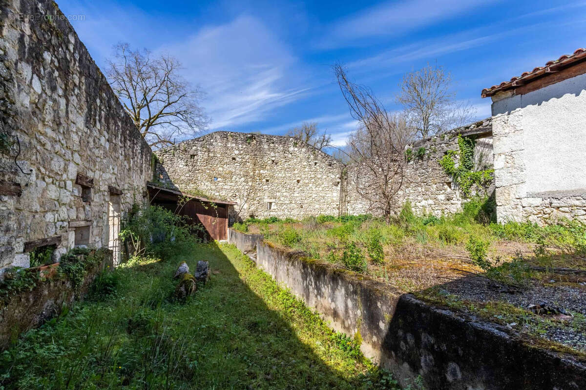 Maison à SAINT-MAURIN