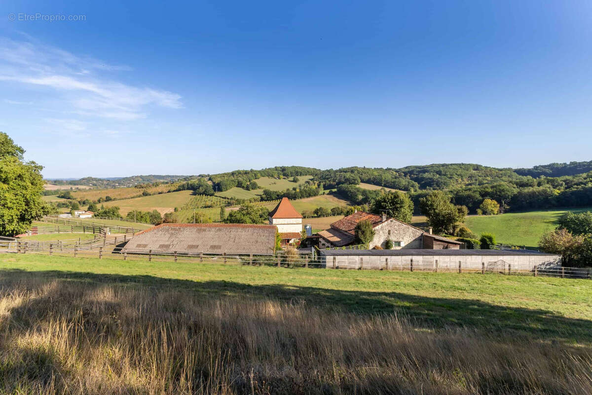 Maison à SAINT-ANTOINE-DE-FICALBA