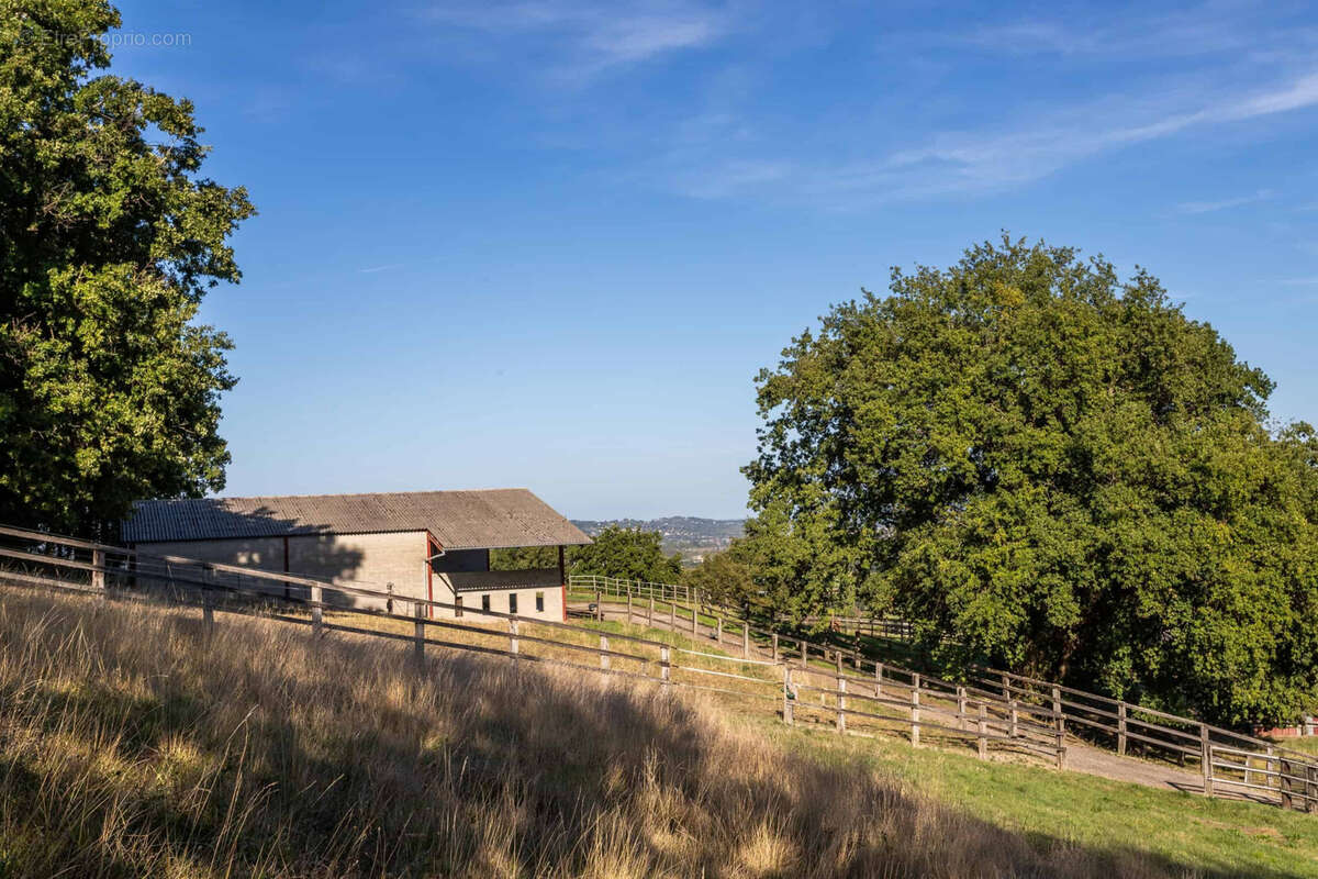 Maison à SAINT-ANTOINE-DE-FICALBA