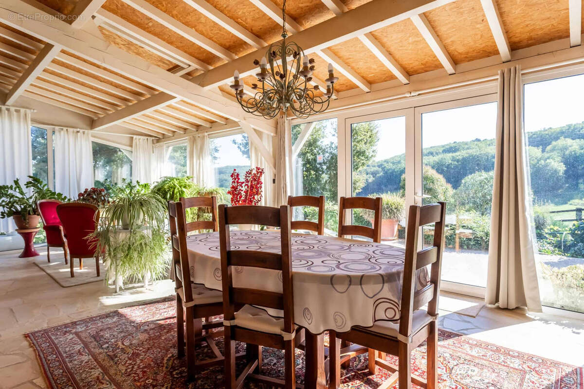 Maison à SAINT-ANTOINE-DE-FICALBA