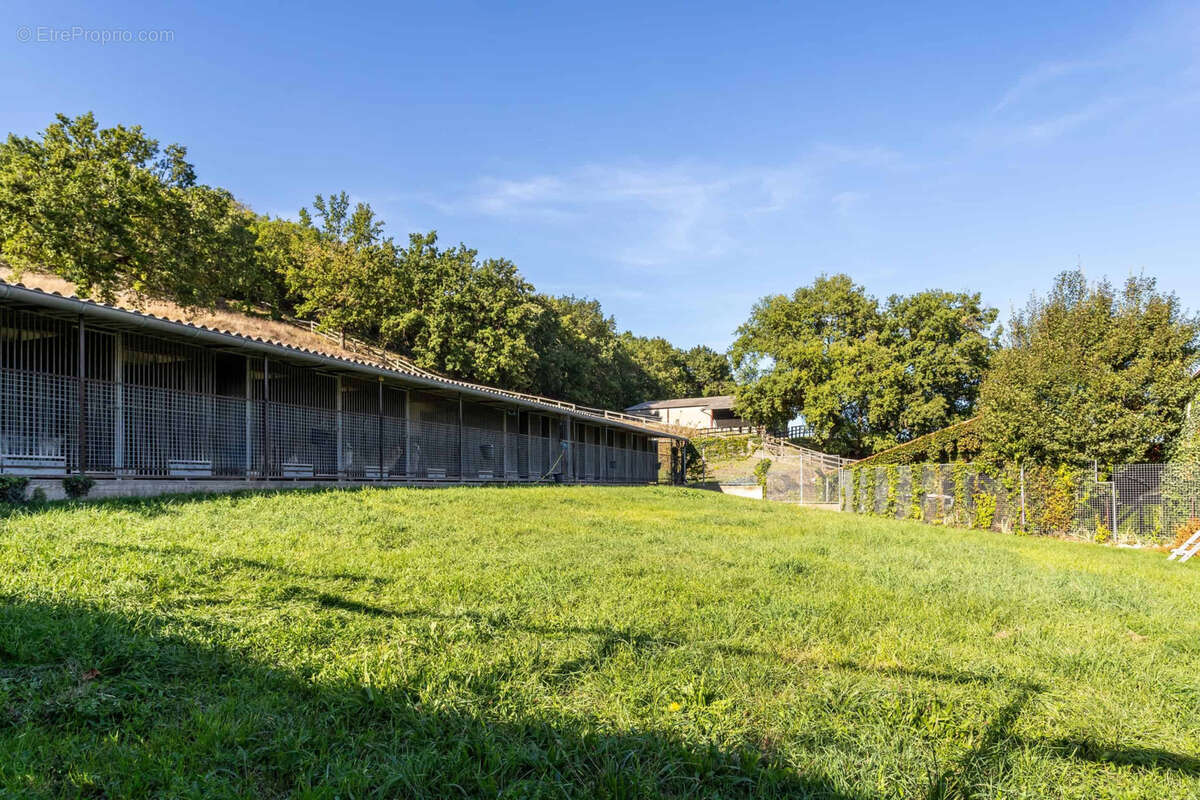 Maison à SAINT-ANTOINE-DE-FICALBA