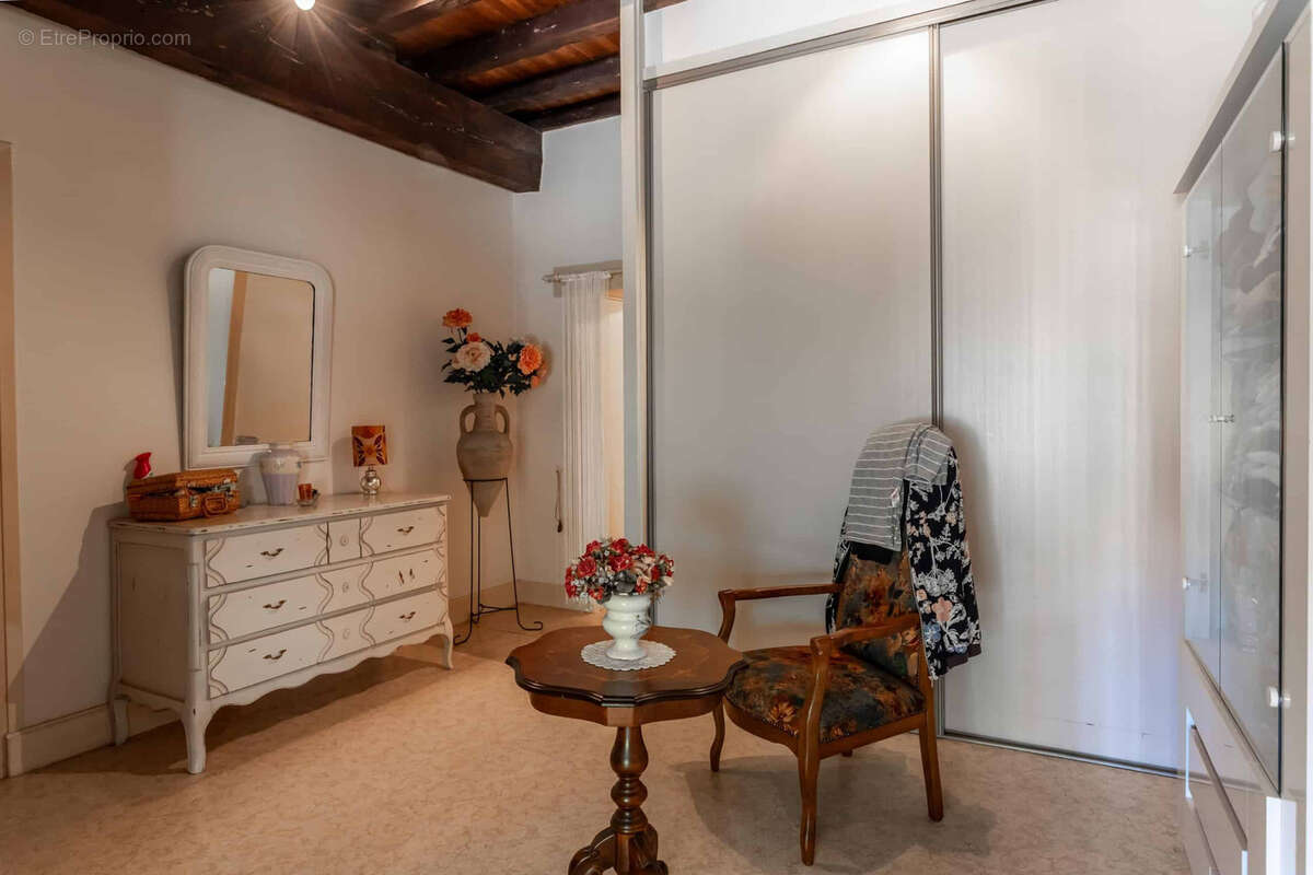 Maison à SAINT-ANTOINE-DE-FICALBA