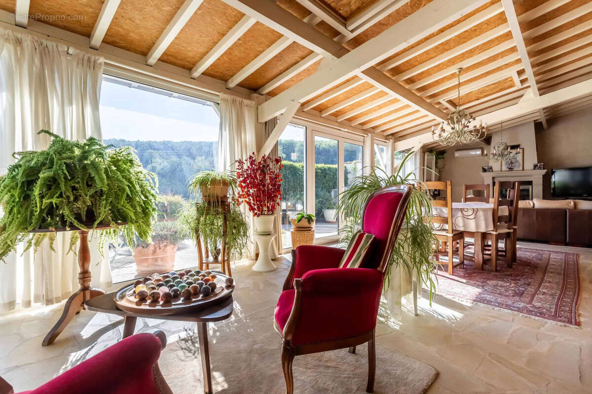 Maison à SAINT-ANTOINE-DE-FICALBA