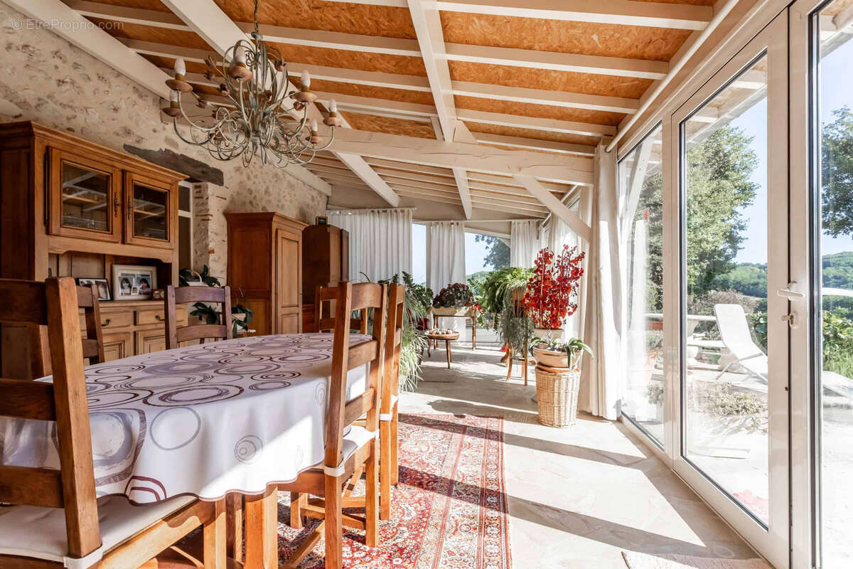 Maison à SAINT-ANTOINE-DE-FICALBA