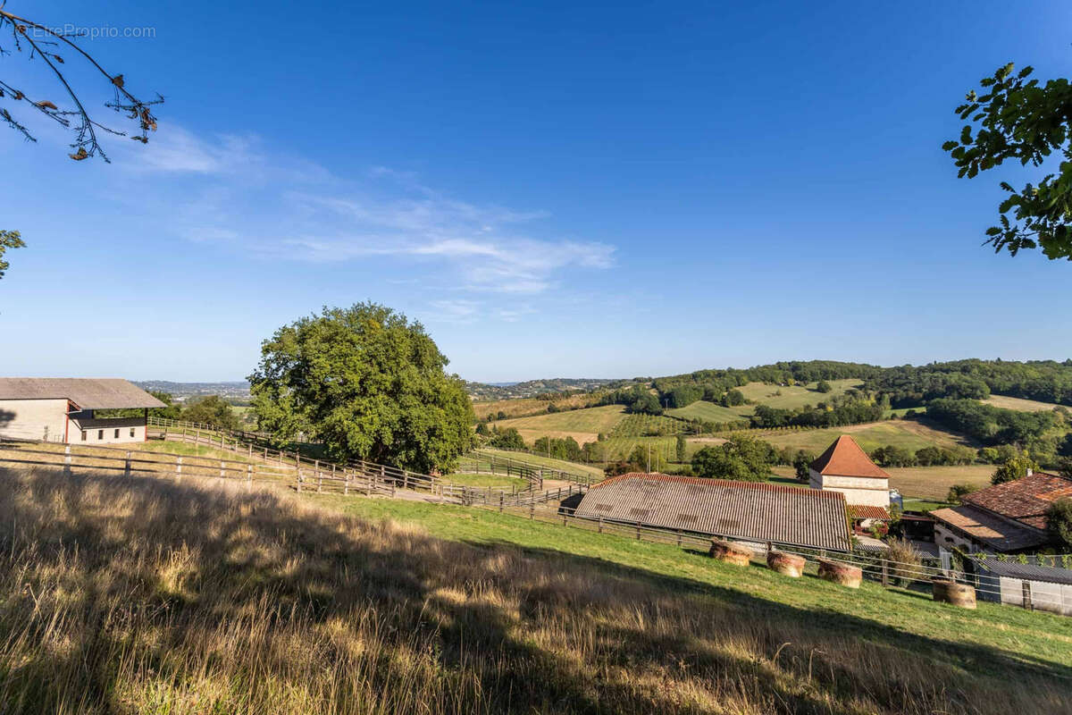 Maison à SAINT-ANTOINE-DE-FICALBA