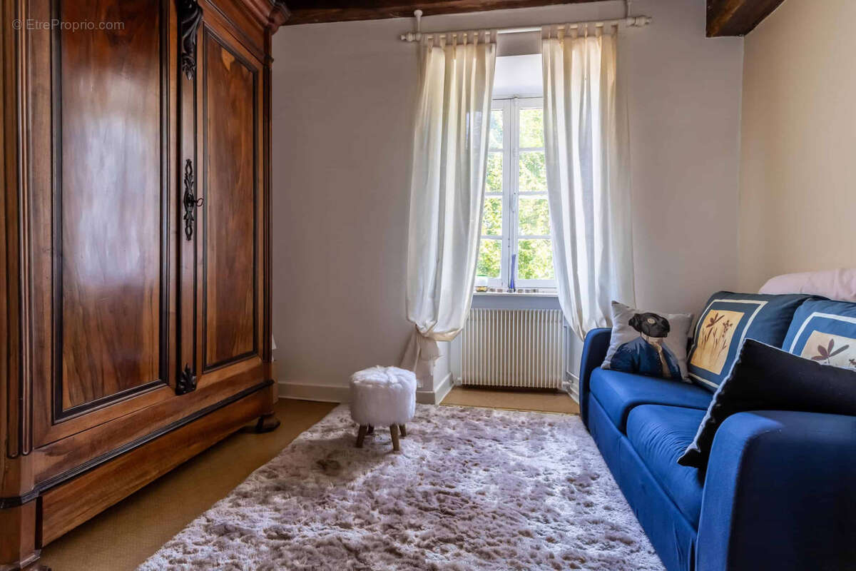 Maison à SAINT-ANTOINE-DE-FICALBA