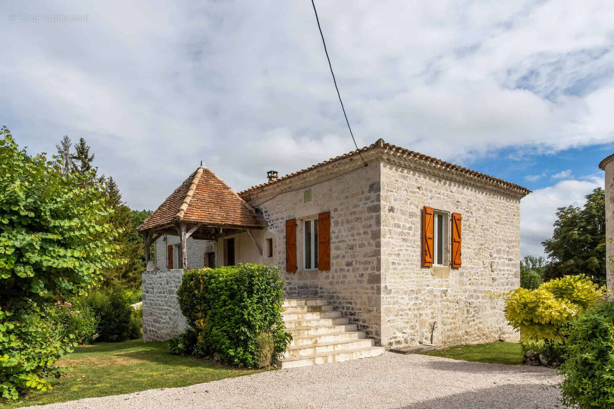 Maison à MONTCUQ