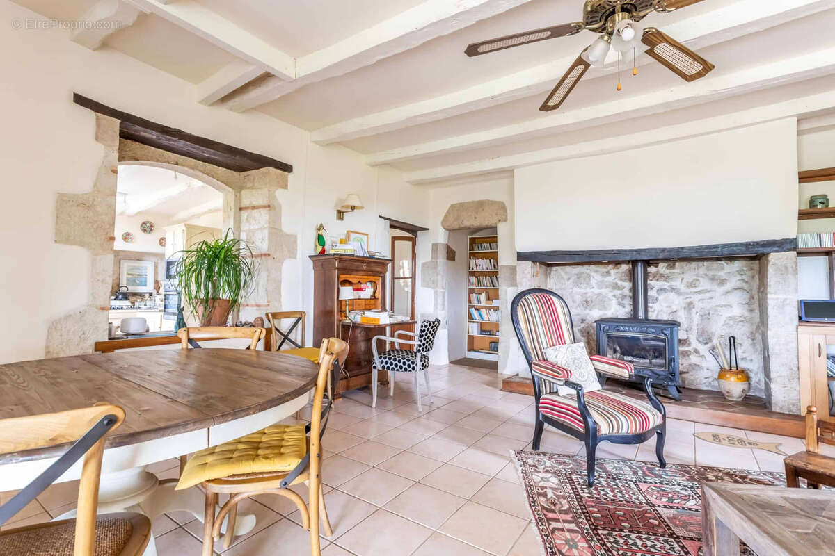 Maison à SAINT-MAURIN