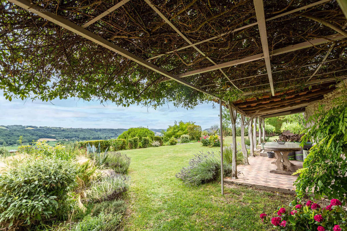 Maison à SAINT-MAURIN