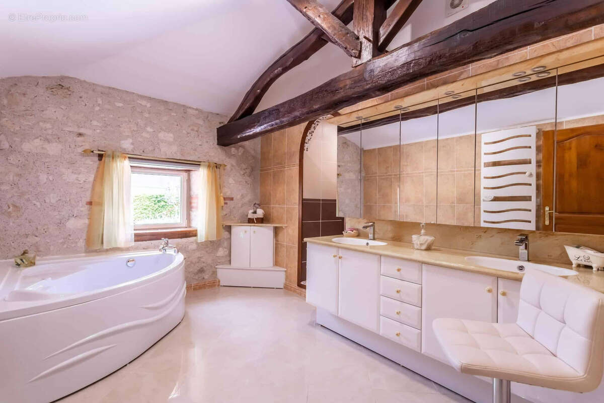 Maison à CASTELSAGRAT