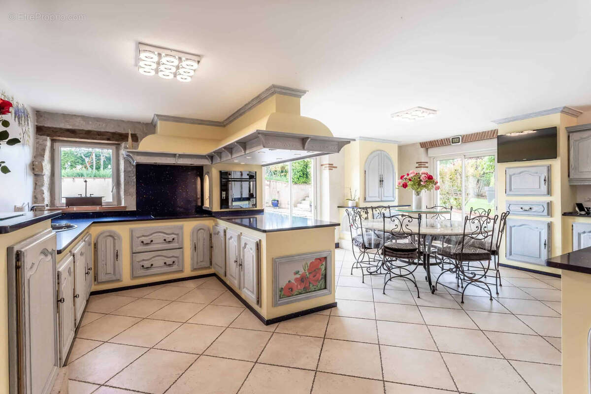 Maison à CASTELSAGRAT