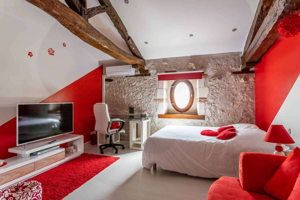 Maison à CASTELSAGRAT