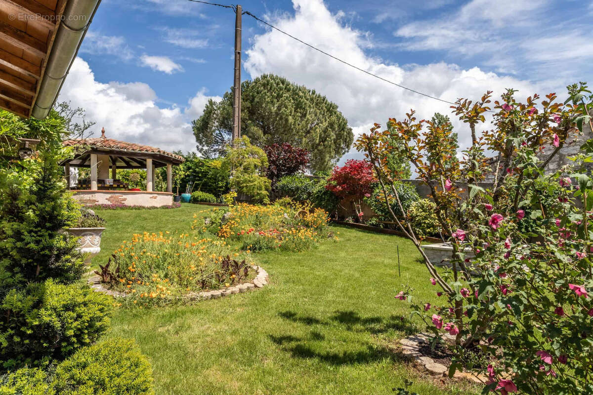 Maison à CASTELSAGRAT