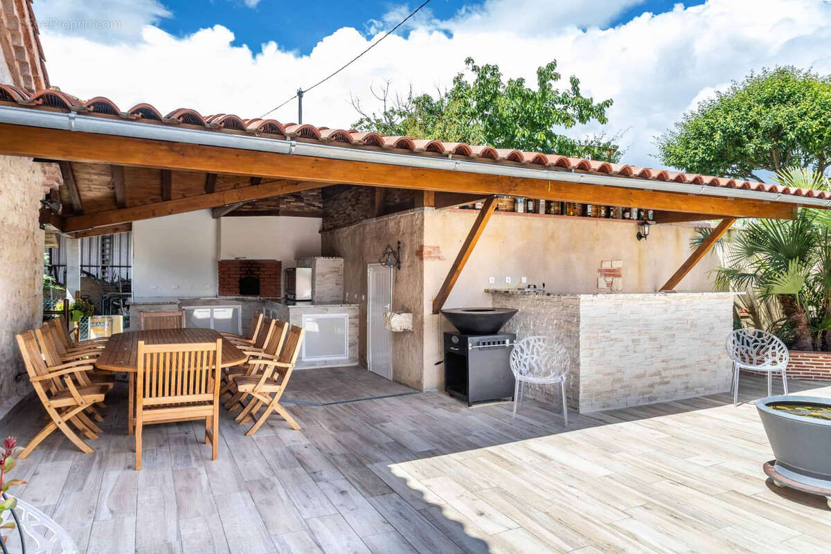 Maison à CASTELSAGRAT