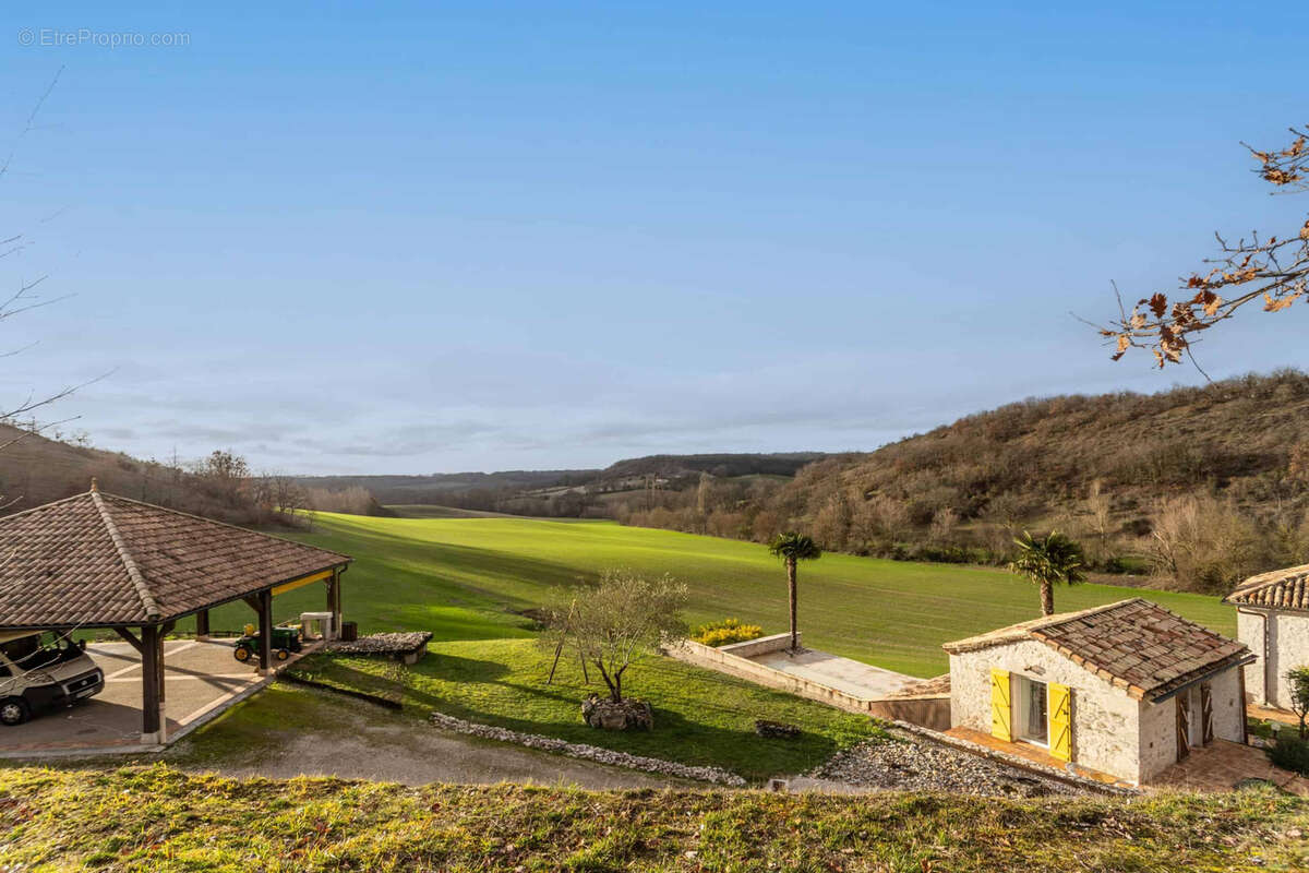 Maison à MONTAIGU-DE-QUERCY