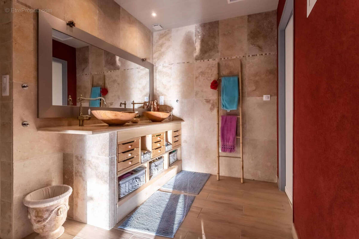 Maison à MONTAIGU-DE-QUERCY