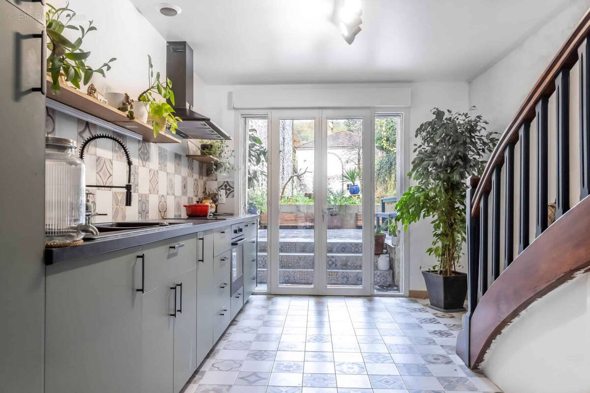 Maison à MONTAIGU-DE-QUERCY