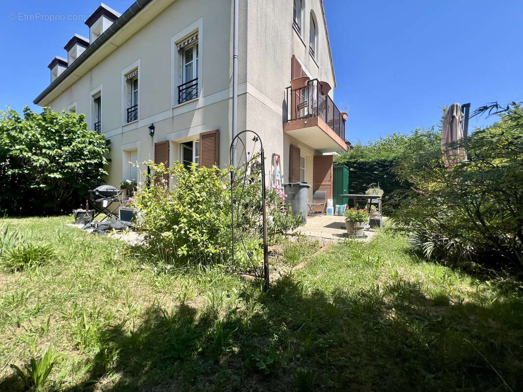 Appartement à MAGNY-LE-HONGRE