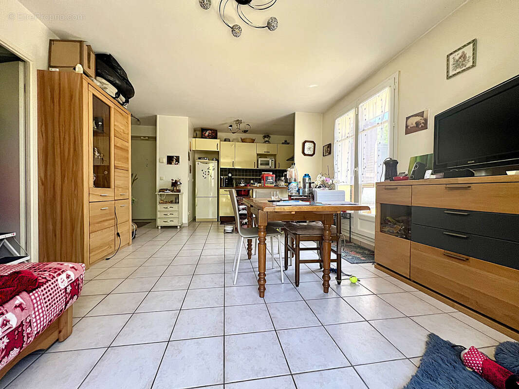 Appartement à MAGNY-LE-HONGRE