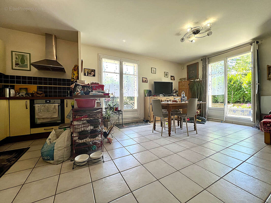 Appartement à MAGNY-LE-HONGRE