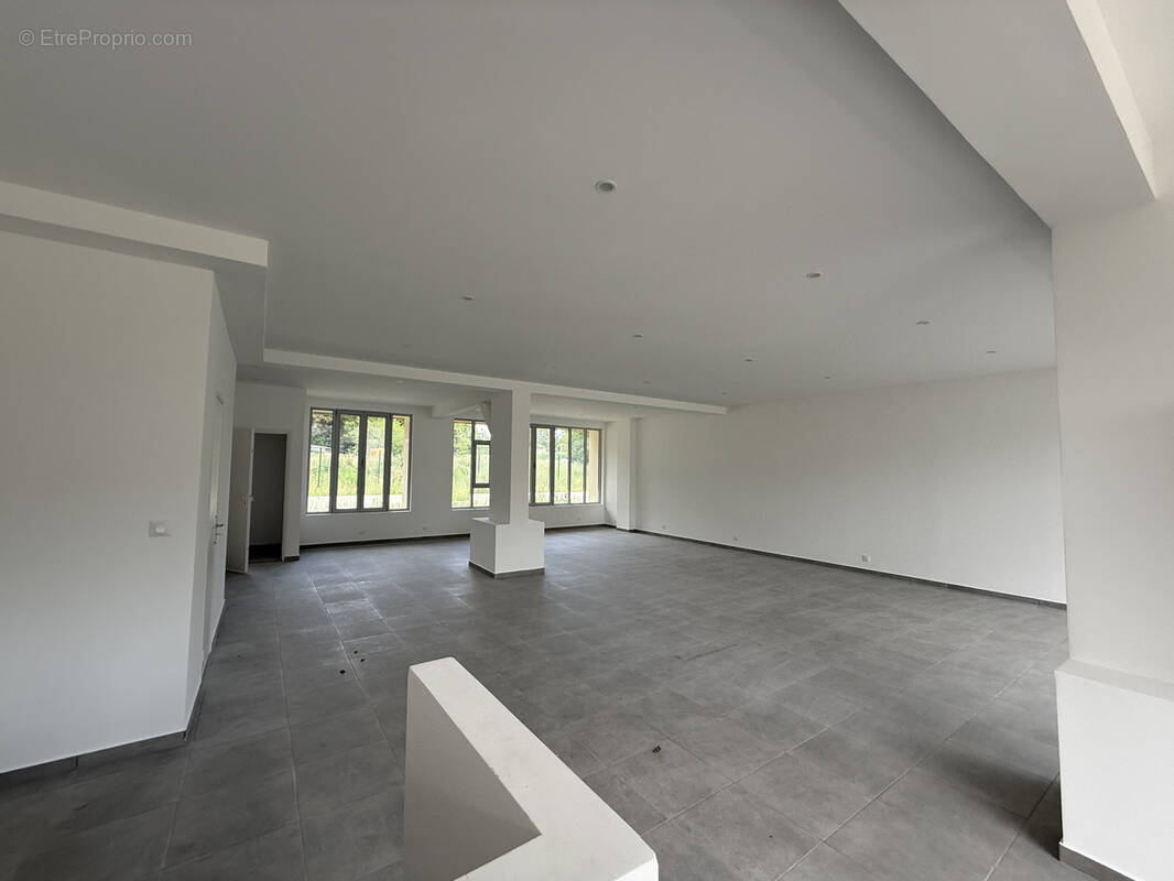 Commerce à BELLE-EGLISE