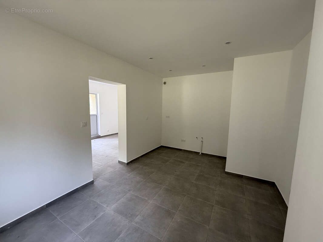 Commerce à BELLE-EGLISE