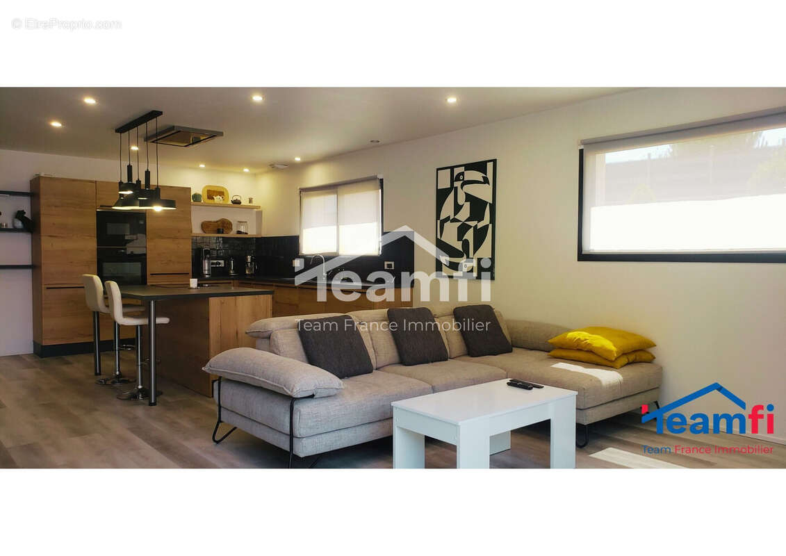 Maison à SAINT-JUST-MALMONT