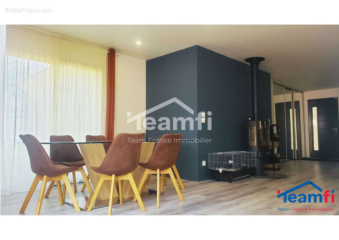 Maison à SAINT-JUST-MALMONT