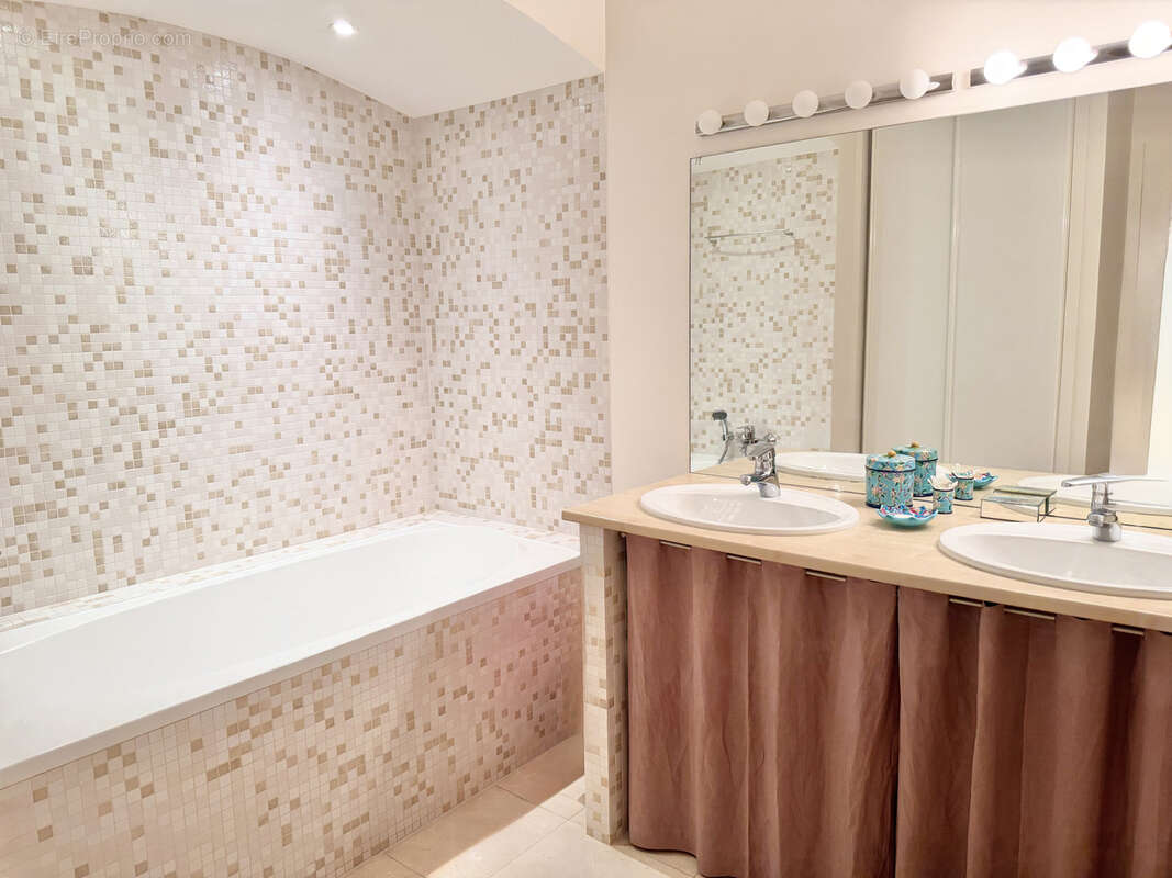 Maison à PEYMEINADE