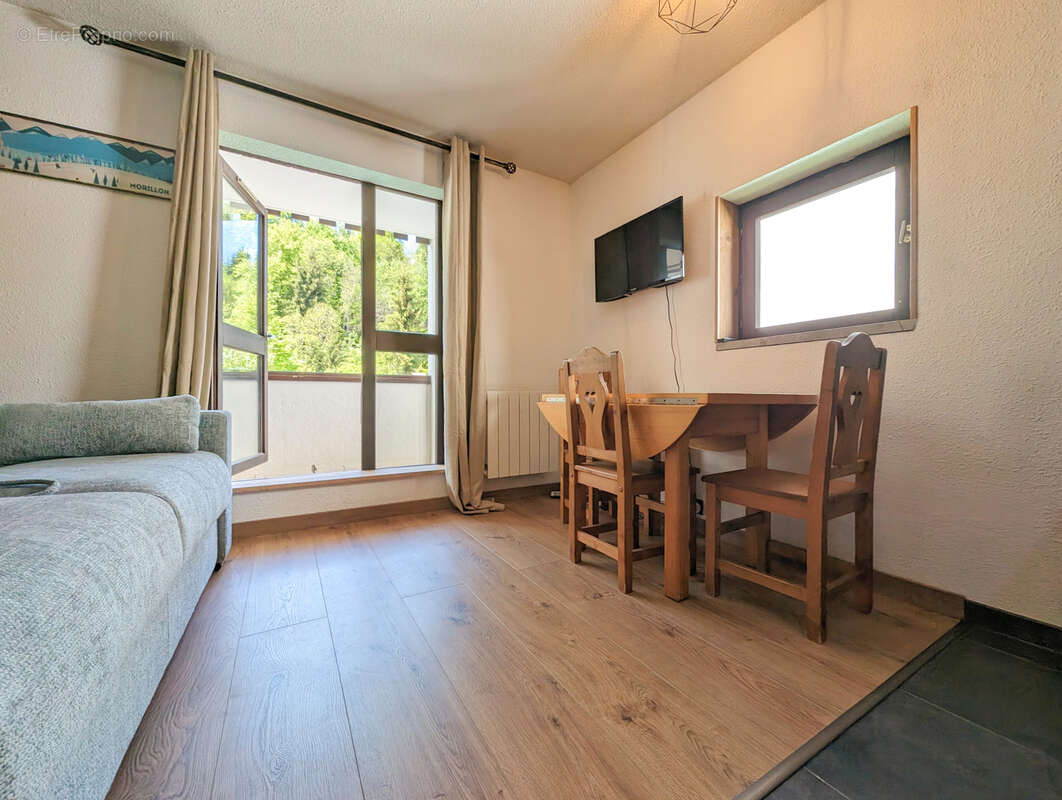 Appartement à MORILLON