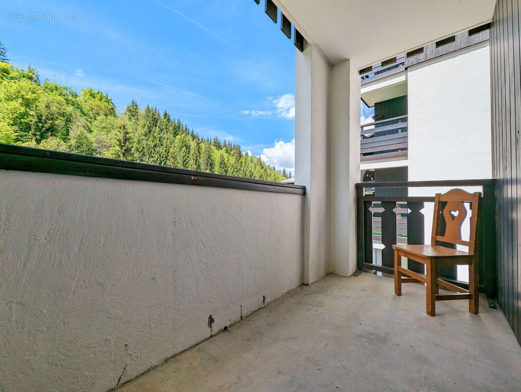 Appartement à MORILLON