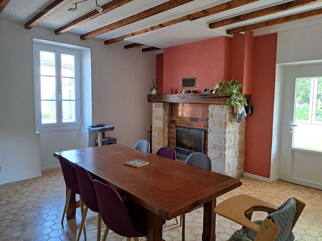 Maison à SAINT-MACAIRE