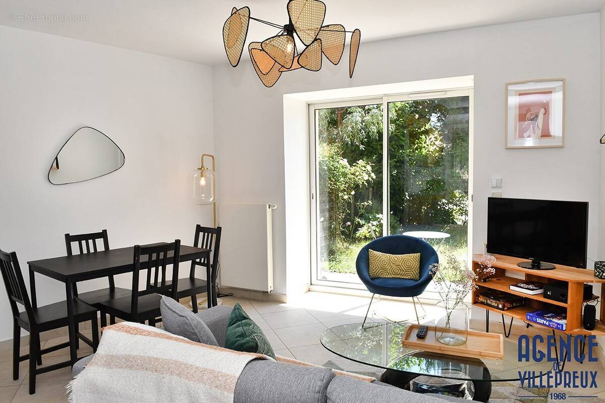 Appartement à VILLEPREUX