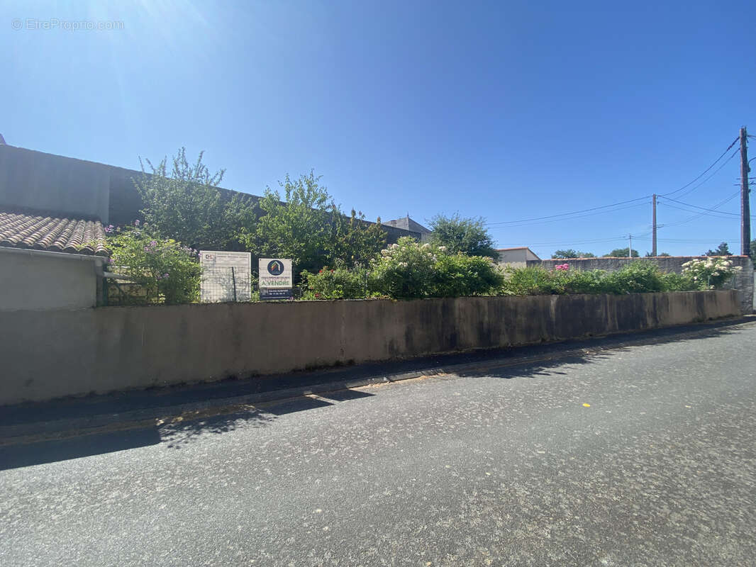 Terrain à LE LONGERON