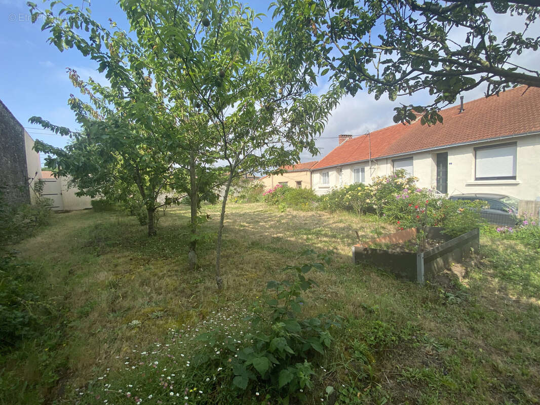 Terrain à LE LONGERON