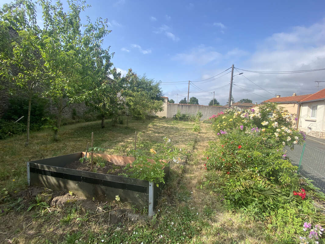 Terrain à LE LONGERON