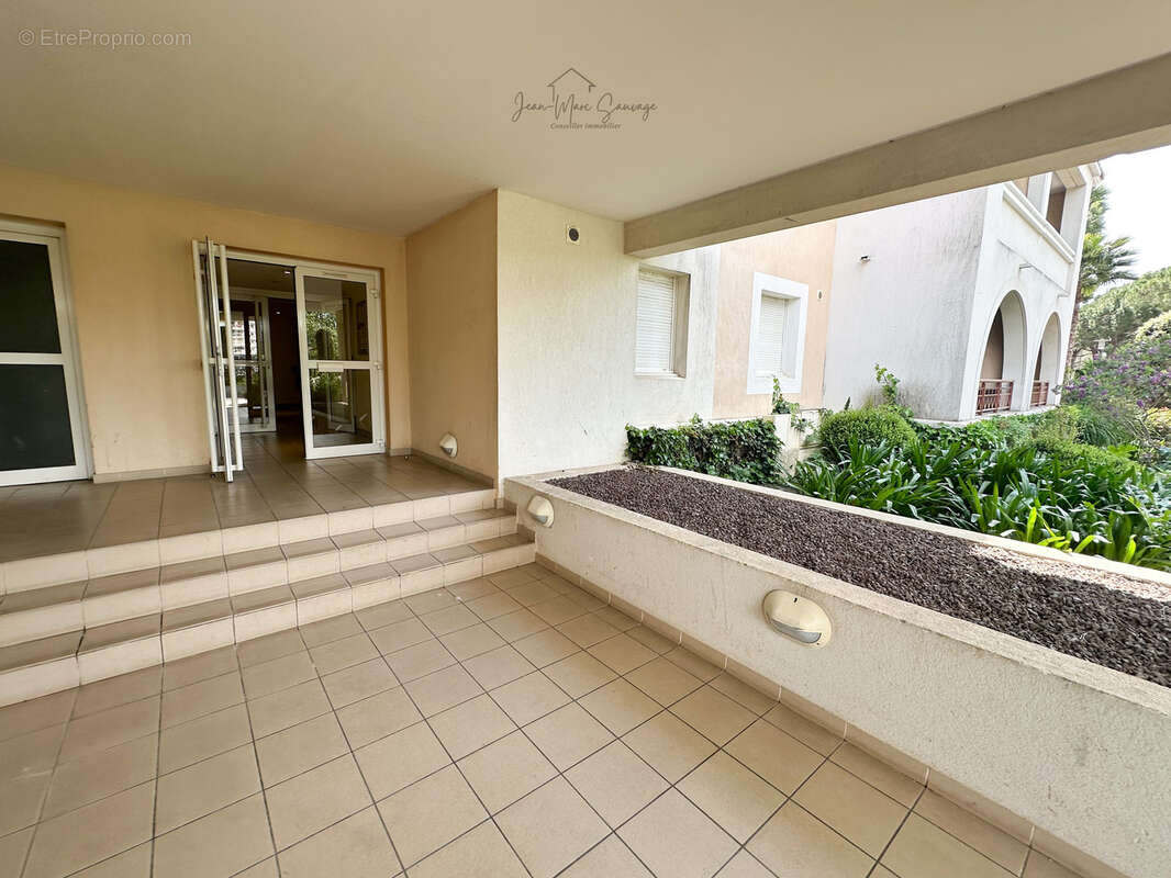 Appartement à MANDELIEU-LA-NAPOULE