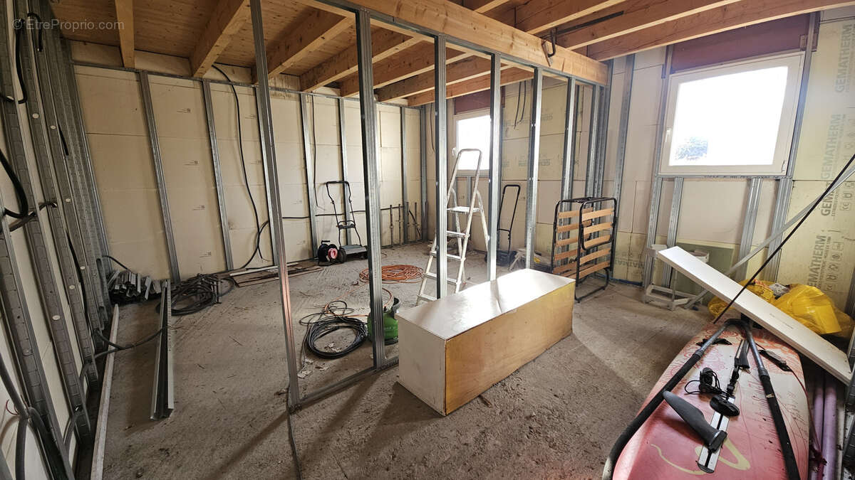 Maison à SAINT-CEZAIRE-SUR-SIAGNE