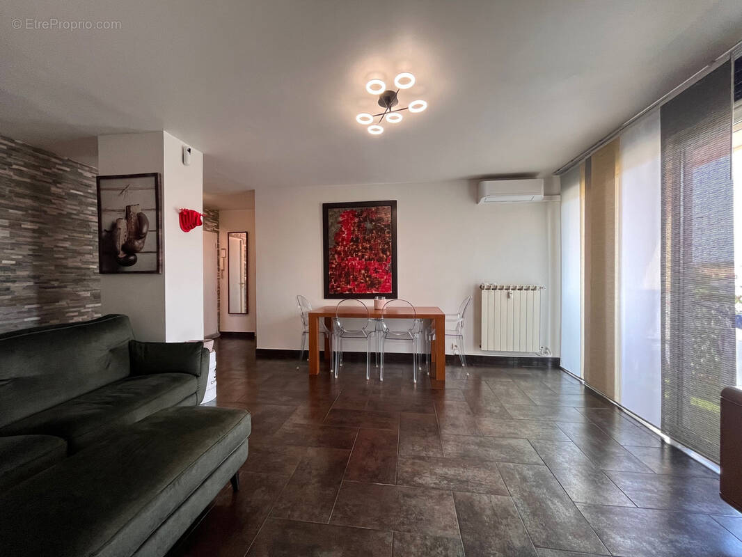 Appartement à FREJUS