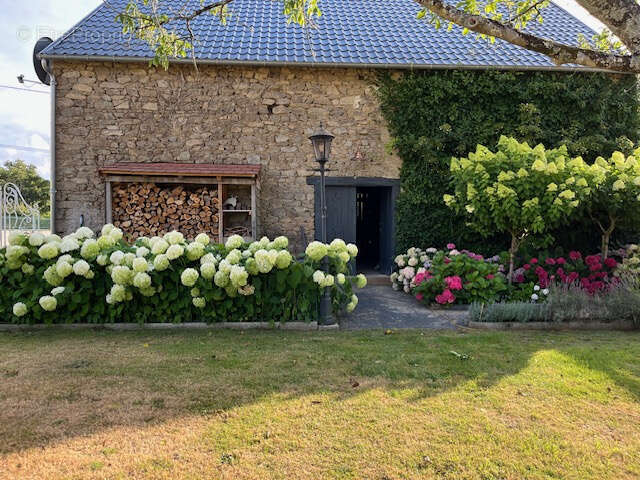 Maison à SAINT-LEGER-MAGNAZEIX