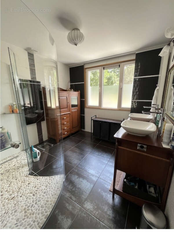 Maison à SAINT-LEGER-MAGNAZEIX