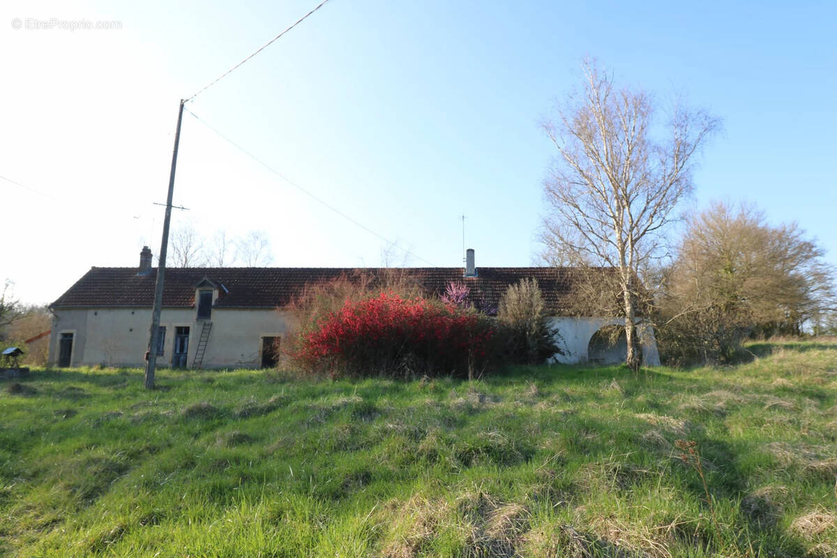 Maison à LA GUERCHE-SUR-L&#039;AUBOIS