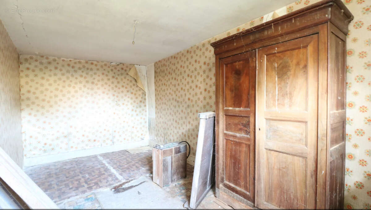 Maison à LA GUERCHE-SUR-L&#039;AUBOIS