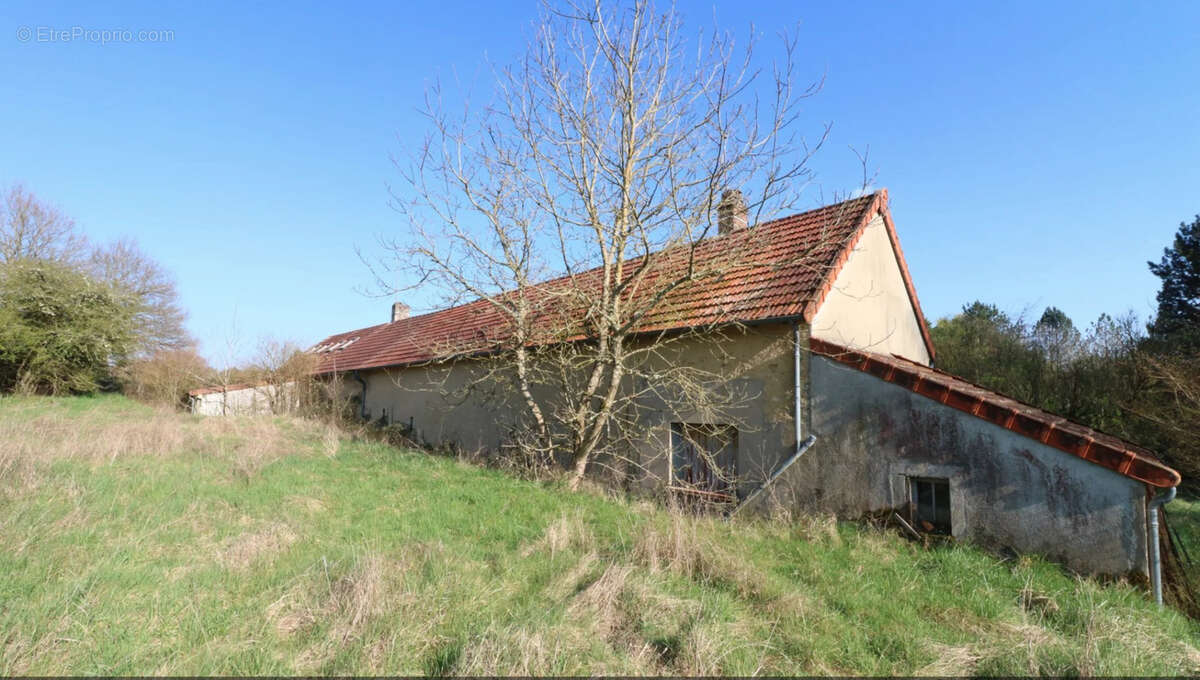 Maison à LA GUERCHE-SUR-L&#039;AUBOIS